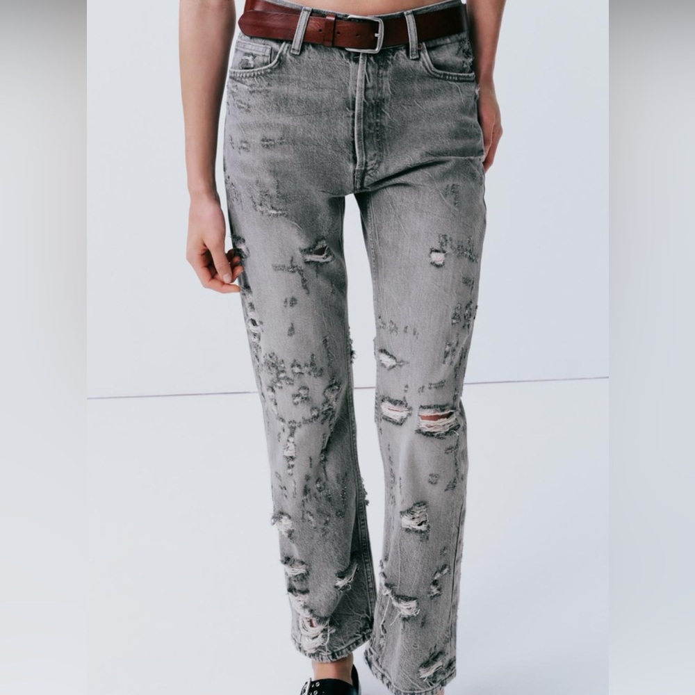 ZARA Women’s Grey Distressed Jeans